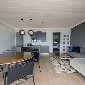 https://nox-rentals-seasonsfind-the-sunset.hotels-capetown.com